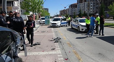 Kadın Sürücü Saniyelerle Ölümden Döndü