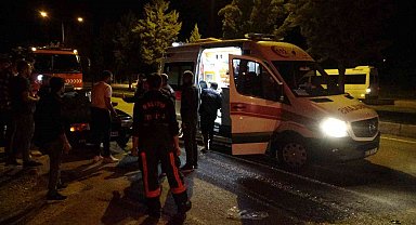 Kazada arkadaşı yaralanan sürücü ortalığı birbirine kattı