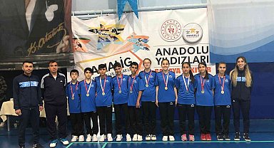 Malatya Badminton takımında şampiyonluk sevinci