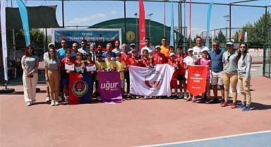 Malatya'da Küçükler Tenis Türkiye Şampiyonası müsabakaları tamamlandı