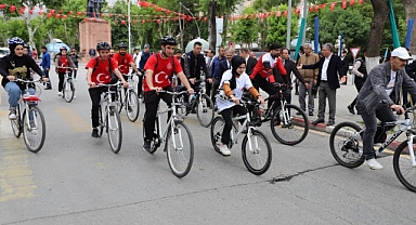 Malatya'da Pedallar Gençlik Haftası İçin Çevrildi