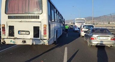 Malatya'da Servis Araçları Çarpıştı: 4 Yaralı