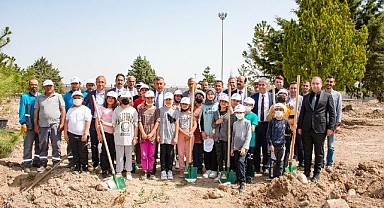 Mert; Gençlerimiz ile birlikte geleceğe fidan dikiyoruz