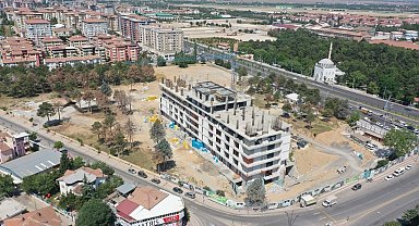 Başkan Çınar, yeni belediye hizmet binası inşaatında çalışan işçilerle bir araya geldi