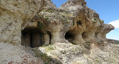 Bu mağara binlerce yıldır gizemini koruyor
