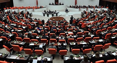 Dezenformasyon Düzenlemesi Adalet Komisyonu'nda Kabul Edildi
