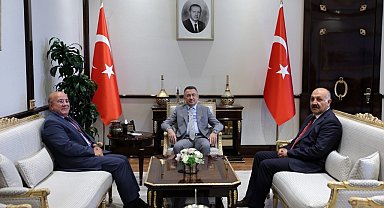 Doğanşehir Belediye Başkanı Zelyurt'dan, Cumhurbaşkanı Yardımcısı Oktay'a ziyaret