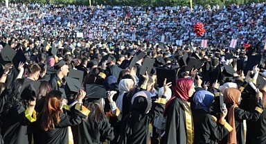 İnönü Üniversitesi'nde Mezuniyet Coşkusu