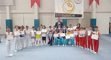 Jimnastik şampiyonası çekişmeli geçti