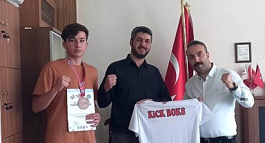 Lise öğrencilerinden boksta büyük başarı