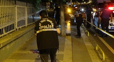Polis merkezi önünde silahlı saldırı: 2 yaralı