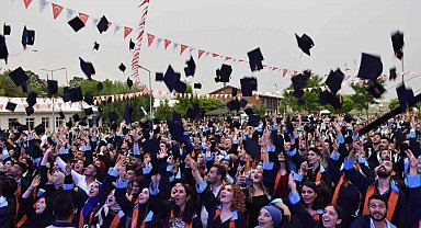 Turgut Özal Üniversitesi'nde Mezuniyet Töreni