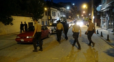 'Yan baktın' kavgası kanlı bitti: 3 yaralı