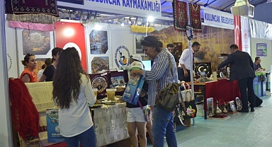 25'inci Kayısı Festivali Fuarına yoğun ilgi