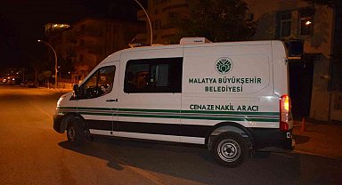 Arkadaşlık kurmak istediği kızın babasını öldürdü