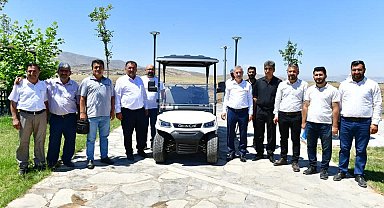 Başkan Çınar, Beylerderesi şehir parkı seyir terasını inceledi