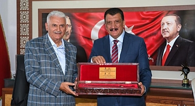 Binali Yıldırım'dan hizmetlere övgü