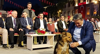 Fendoğlu, Malatya'nın maskot köpeğine su içirdi