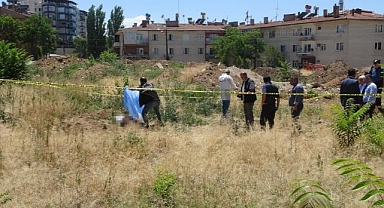 Malatya'da bir kişi boş arazide ölü bulundu
