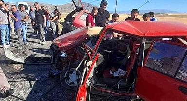 Malatya'nın Arguvan İlçesinde İki Otomobil Çarpıştı: 6 Yaralı