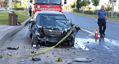 Otomobil minibüsle çarpıştı: 1 ölü, 1 yaralı