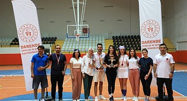 Tenis turnuvasında birinciler belli oldu