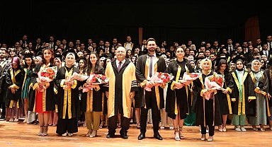 Tıbbiyelilerin mezuniyet coşkusu