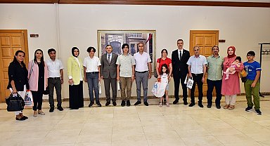 Vali Hulusi Şahin, LGS Birincilerini Ağırladı