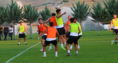 YMS, sezona eksik kadroyla hazırlanıyor