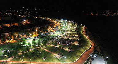 Beylerderesi şehir parkında sinema keyfi