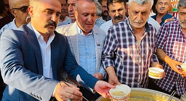 Malatya Ülkü Ocaklarından Aşure İkramı