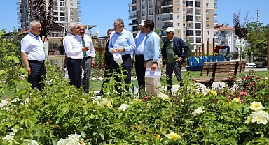 Milletvekili Çakır ve Güder, gül bahçesini inceledi