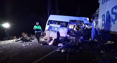 8 Kişinin Öldüğü Feci Kazada Hayatını Kaybedenlerin İsimleri Belli Oldu