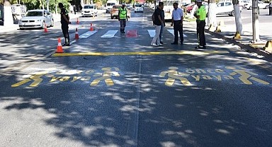 Büyükşehir Belediyesi, Yaya Geçitlerini Yeniliyor 