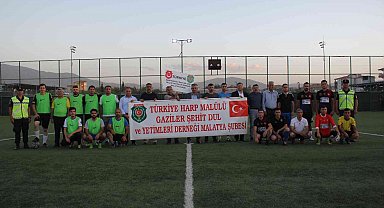 Dostluk maçında gülen taraf jandarma oldu