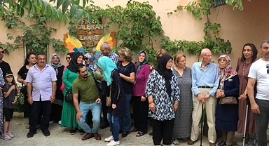 Emekli öğretmen yaptığı minyatürleri evinde sergiliyor