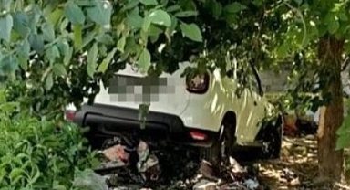 Kontrolden çıkan otomobil öğrencilerin arasına daldı