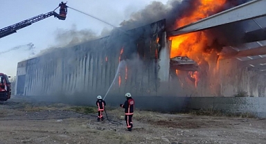 Malatya'da tadilat yapılan fabrikada yangın
