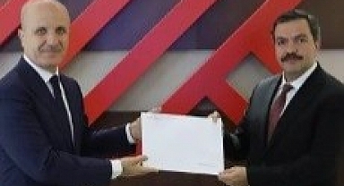 Rektör Recep Bentli Mazbatasını Aldı