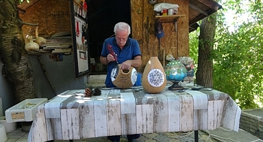 Su kabaklarını sanata dönüştürüyor