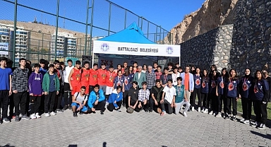 Battalgazi'de Cumhuriyet Kupası Basketbol Turnuvası ilgi gördü