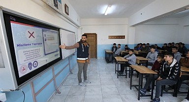 Darende'de Öğrencilere Siber Suçlar ve Korunma Yöntemleri Anlatıldı