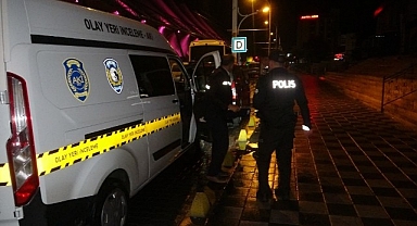 Laf atma kavgasında kan aktı: 3 yaralı