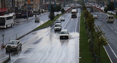 Malatya'da sağanak yağış etkili oldu