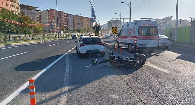 Otomobil ile motosiklet çarpıştı: 1 yaralı