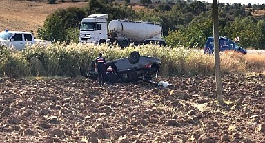 Otomobil şarampole devrildi: 1 ölü, 1 yaralı 