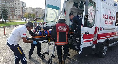 Otomobille çarpışan cip 40 metre sürüklendi: 3 yaralı