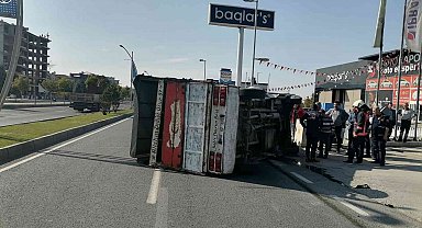 Üç aracın karıştığı kazada 1 kişi yaralandı