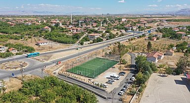 Yeşilyurt'ta öğrencilerin istediği halı saha tamamlandı