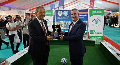 Yeşilyurt'un ''Bu Takım Kazanır'' projesine ödül